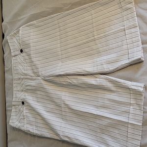 Plus size woman's capri